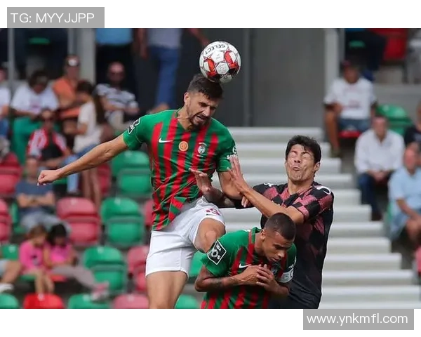 足球点头球技巧解析与实战应用提升你的比赛表现与进攻威胁